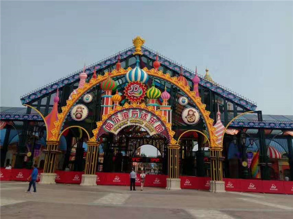 哈爾濱松北萬達(dá)城 玻璃鋼套娃生產(chǎn)制作 (1)